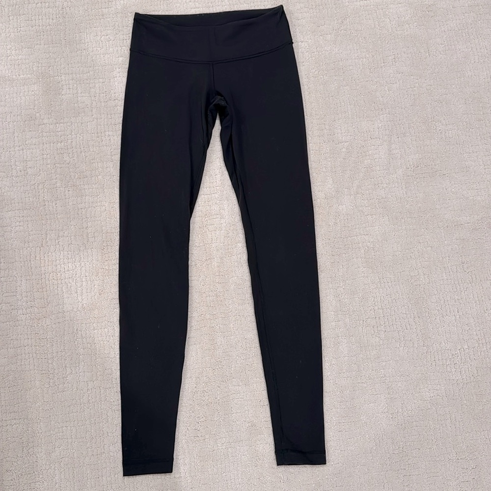 Black Lulu Lemon leggings - size 6